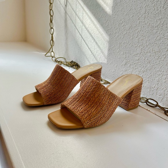 Seychelles Block Heeled Sandals - Picture 1 of 4